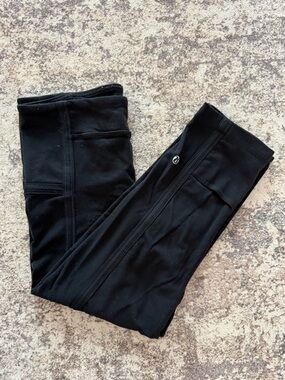 Lululemon Black Cropped Leggings w/ Side Pocket | Size 6? | Athletic Yoga Pants